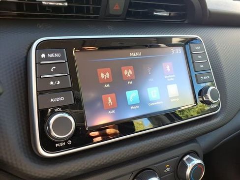 New 2025 Nissan Kicks Play S image 21