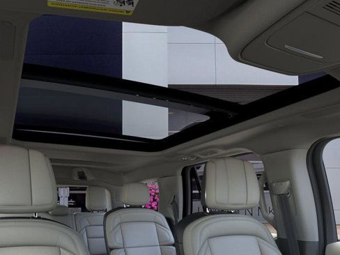 New 2025 Lincoln Navigator Reserve image 22