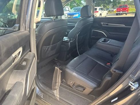 Used 2022 Kia Telluride LX AWD/4WD image 34