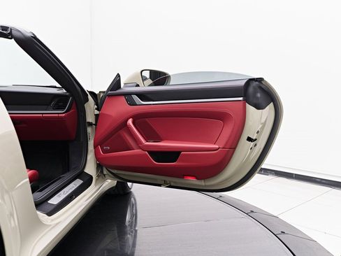 Used 2022 Porsche 911 Carrera S image 34