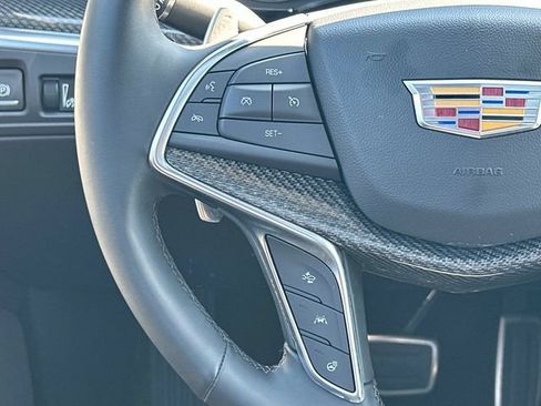 Used 2025 Cadillac XT5 Sportv w/ LPO, Bronce Accent Package AWD/4WD image 8