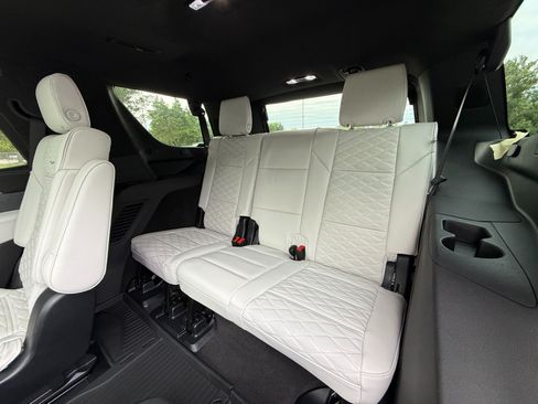 Used 2025 Cadillac Escalade Sport Platinum w/ LPO, Floor Liner Package AWD/4WD image 28