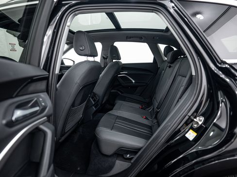 Certified 2025 Audi Q5 Premium w/ Convenience Package AWD/4WD image 7