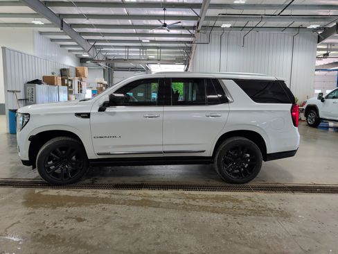 Used 2023 GMC Yukon Denali Ultimate AWD/4WD image 5