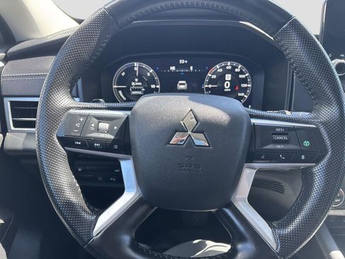 Used 2024 Mitsubishi Outlander 4WD Plug-In Hybrid image 36