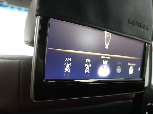 Used 2019 Lexus LX 570 4WD w/ Luxury Package image 30