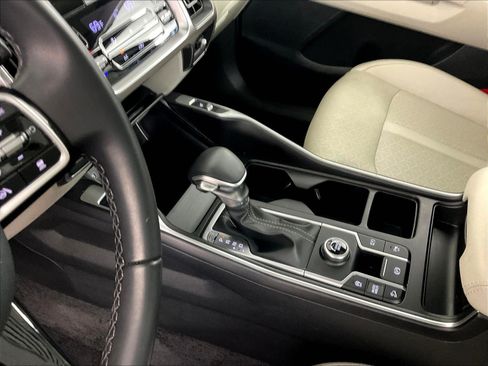 Used 2023 Kia Sorento EX w/ Panoramic Sunroof Package FWD image 18