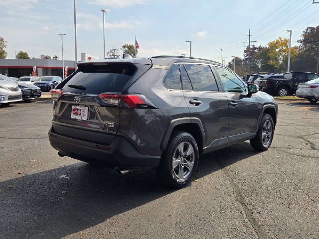 Used 2024 Toyota RAV4 XLE AWD/4WD image 4