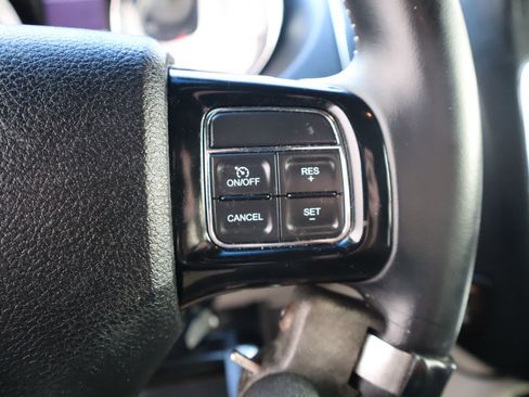 Used 2017 Dodge Grand Caravan SXT w/ Rear Park Assist Package image 44