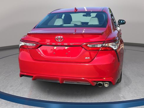 Used 2019 Toyota Camry SE FWD image 6