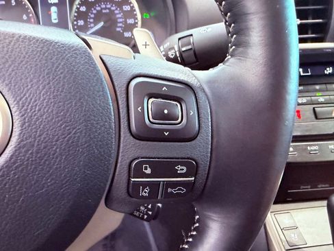 Used 2018 Lexus IS 300 w/ Comfort Package image 22