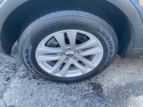 Used 2018 Ford Explorer XLT w/ Equipment Group 202A image 31