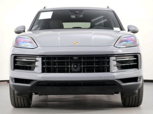 Used 2024 Porsche Cayenne image 7