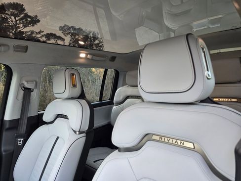 Used 2023 Rivian R1S Adventure image 23