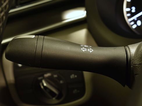 Certified 2025 INFINITI QX50 Luxe image 17