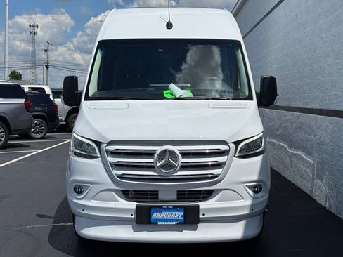 Used 2024 Mercedes-Benz Sprinter 3500 image 5