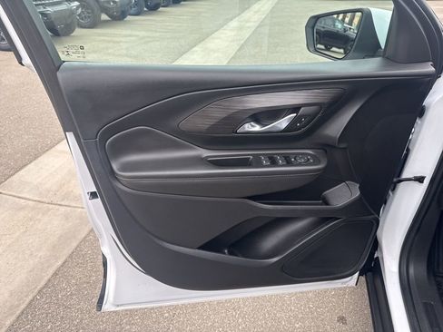 Used 2022 GMC Terrain SLE FWD image 11