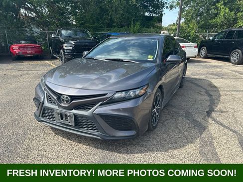 Used 2022 Toyota Camry SE FWD image 7
