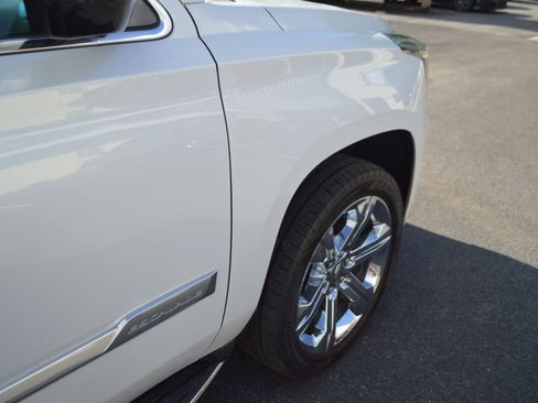 Used 2016 Cadillac Escalade ESV Luxury AWD/4WD image 10