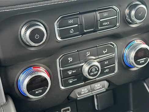 Used 2023 GMC Yukon XL SLE w/ Gmc Pro Safety Plus Package image 32