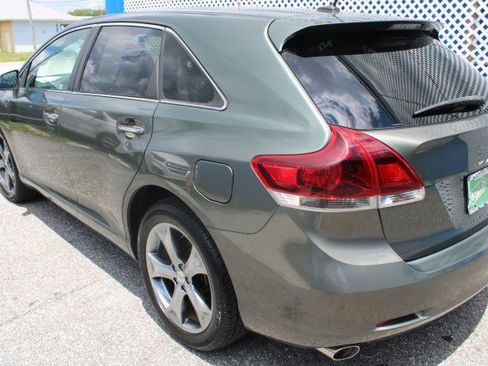 Used 2013 Toyota Venza XLE FWD image 4