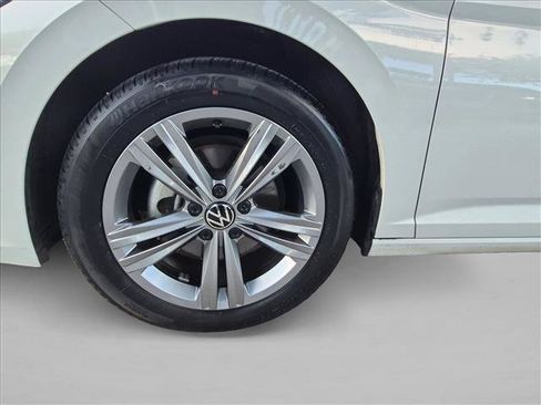 Used 2024 Volkswagen Jetta SE FWD image 22