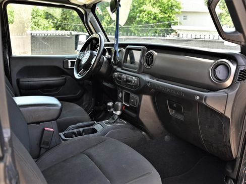Used 2022 Jeep Wrangler Sport AWD/4WD image 13