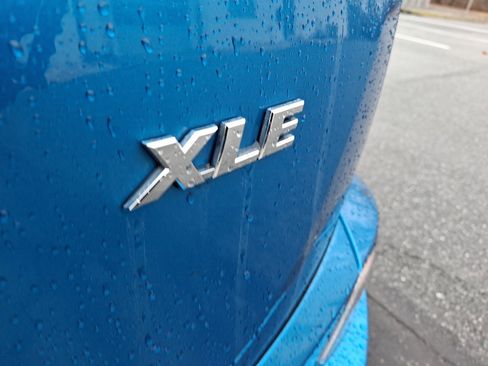 Used 2018 Toyota RAV4 XLE w/ Plus Extra Value Package image 32