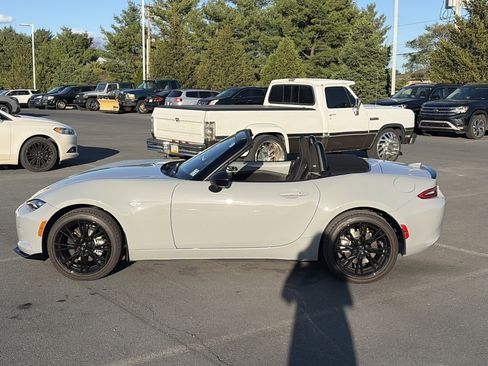 Used 2024 MAZDA MX-5 Miata Club image 8