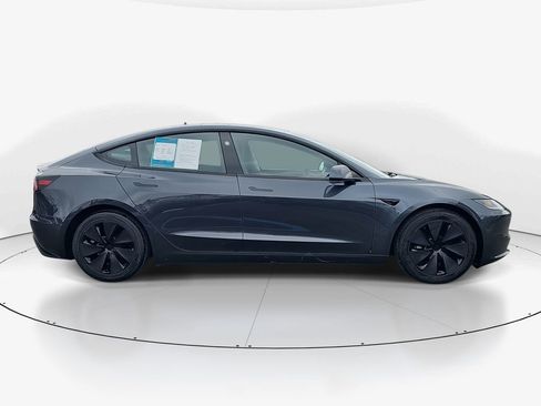 Used 2024 Tesla Model 3 Standard Range image 4