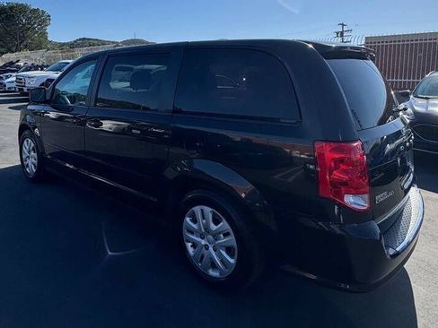 Used 2016 Dodge Grand Caravan SE w/ Quick Order Package 29E SE FWD image 9