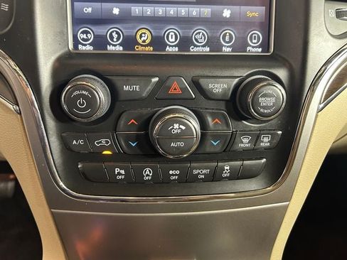Used 2018 Jeep Grand Cherokee Limited AWD/4WD image 20