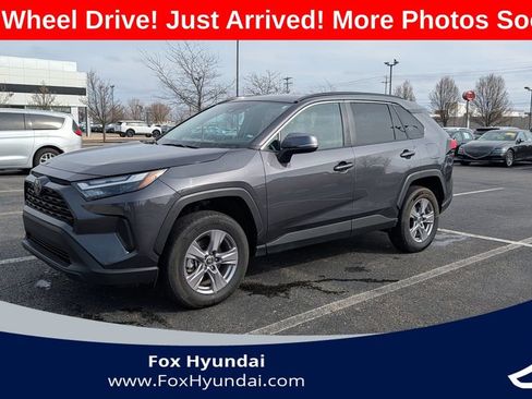 Used 2025 Toyota RAV4 XLE image 1