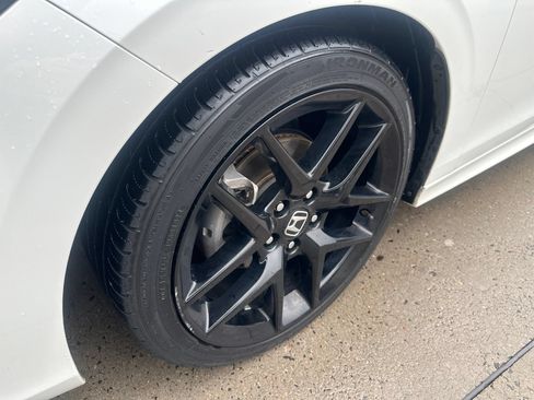 Used 2023 Honda Civic Sport image 11