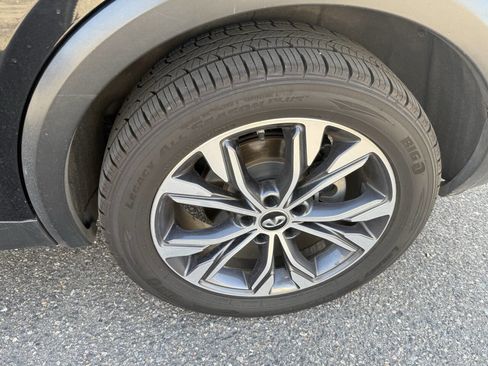 Used 2017 INFINITI QX30 AWD image 12