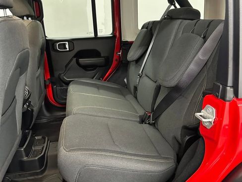 Used 2024 Jeep Wrangler Unlimited AWD/4WD image 28