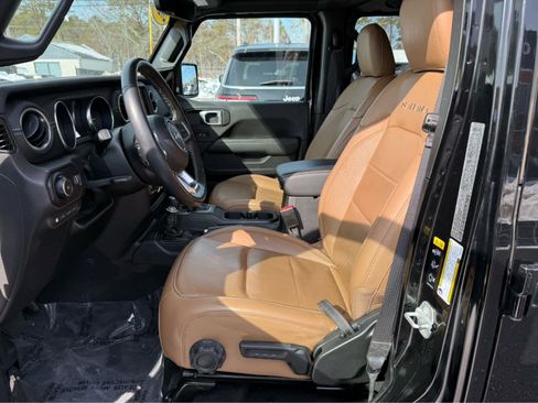 Used 2023 Jeep Wrangler Sahara w/ Cold Weather Group image 11
