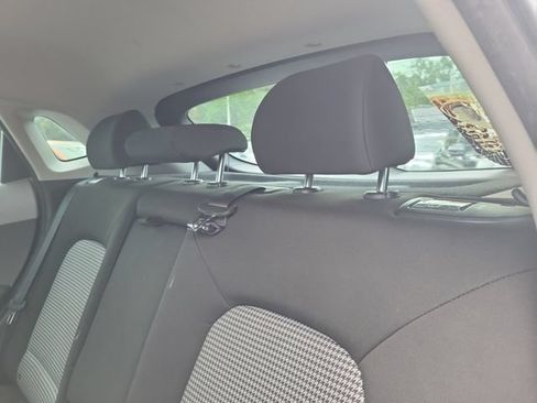 Used 2021 Hyundai Kona SE FWD image 9