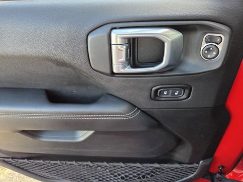 Used 2020 Jeep Gladiator Overland image 26