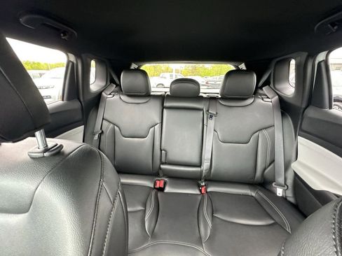 Used 2025 Jeep Compass Limited AWD/4WD image 13