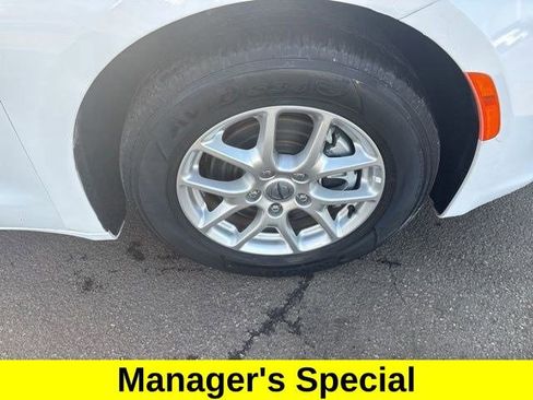 Used 2023 Chrysler Voyager LX FWD image 40