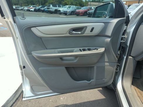 Used 2015 Chevrolet Traverse LT FWD image 18