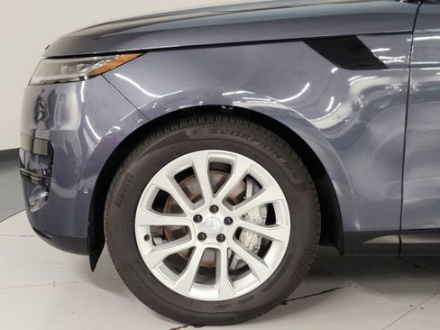 Used 2025 Land Rover Range Rover Sport SE AWD/4WD image 11