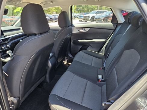 Used 2024 Kia Forte LXS w/ LXS Technology Package FWD image 10