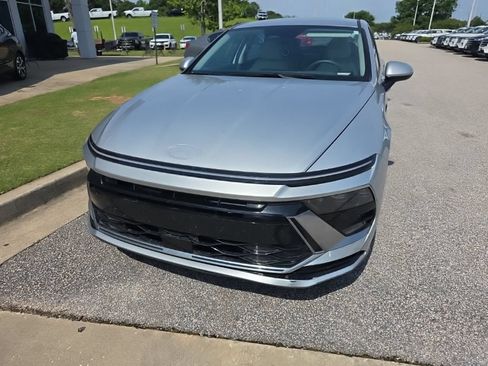 Used 2025 Hyundai Sonata SEL FWD image 4