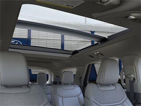 New 2025 Ford Explorer Active w/ Active Comfort Package image 22
