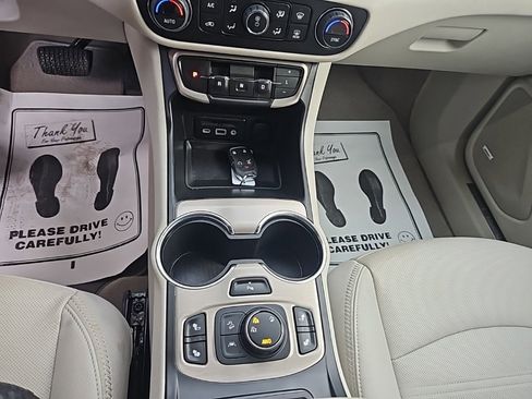 Used 2023 GMC Terrain Denali image 15