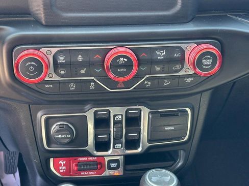 Used 2020 Jeep Wrangler Unlimited Rubicon w/ Quick Order Package 28Y Recon AWD/4WD image 23