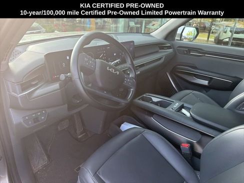 Certified 2024 Kia EV9 Light Long Range RWD image 5