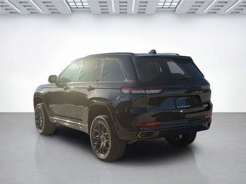 New 2025 Jeep Grand Cherokee Summit image 5